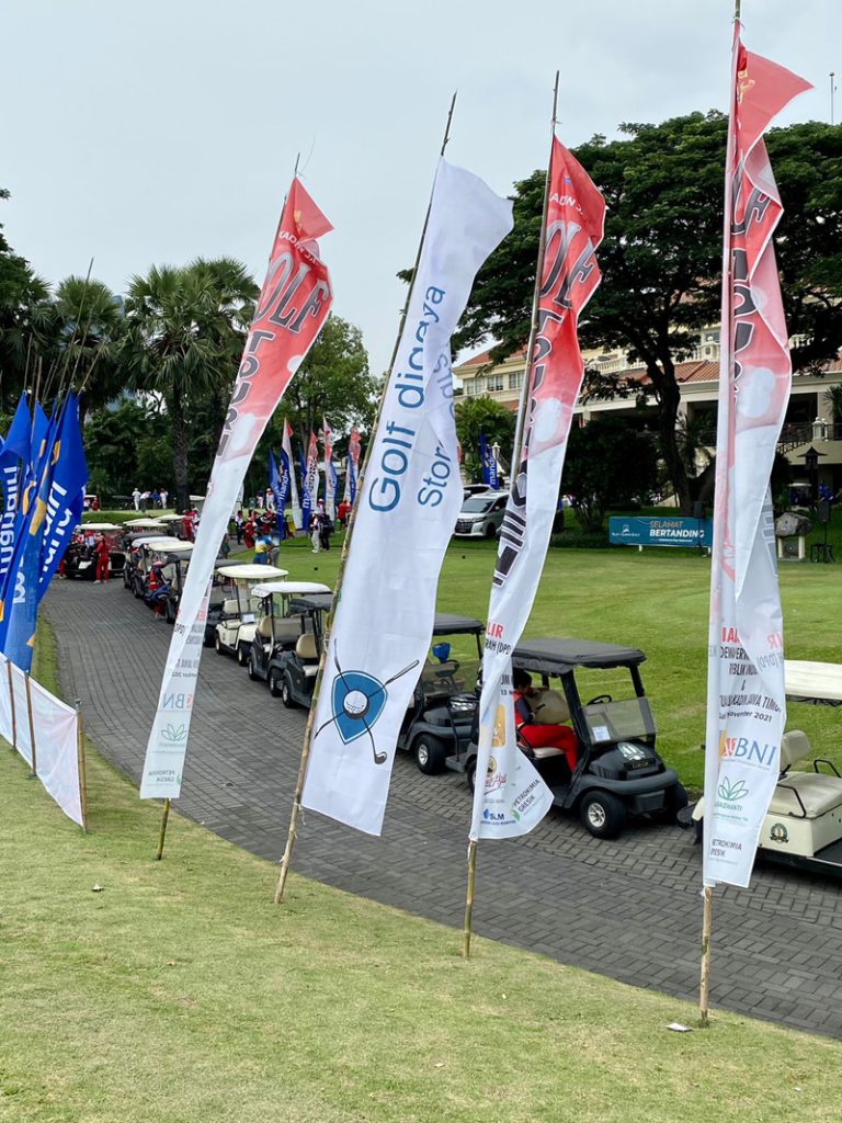 Golf digger store Surabaya turut menjadi sponsor hile in one atlet junior di ajang turnamen golf Kadin Jatim
